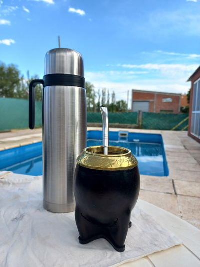 Termo Media Manija + Mate Torpedo Cincelado con Bombilla