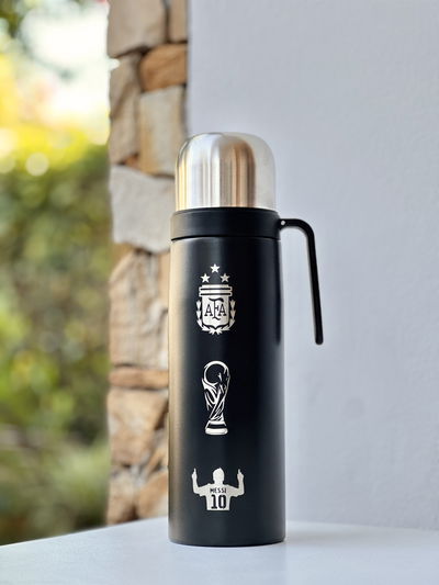 Termo Media Manija 1L Negro Grabado "AFA"