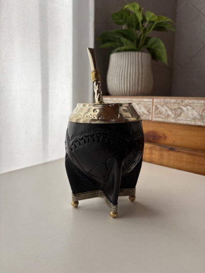 Mate Torpedo Cincelado Patas de bronce