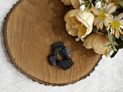 Turmalina negra en bruto