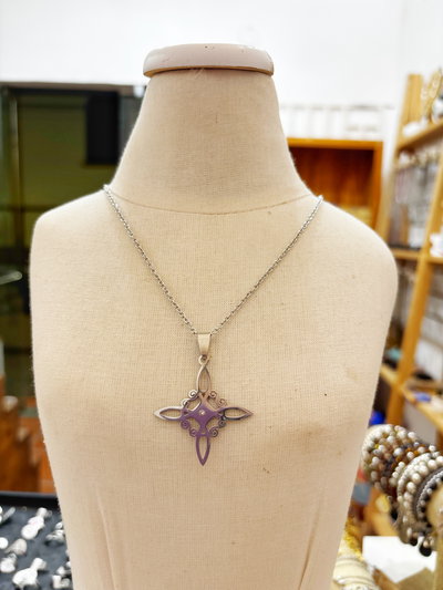 Collar nudo de bruja