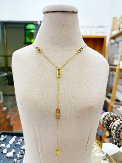 Collar corbatero pacha 