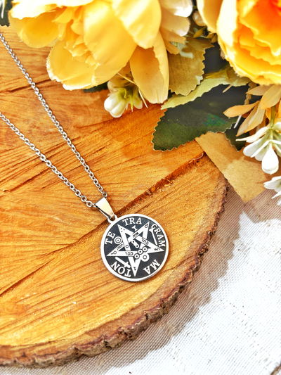 Collar tetragrammaton en acero