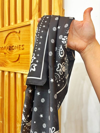 pañuelo modelo 1 tamaño 70x70