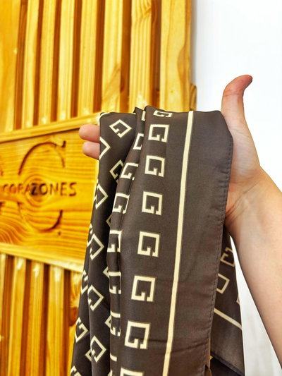 pañuelo modelo 4 tamaño 70x70