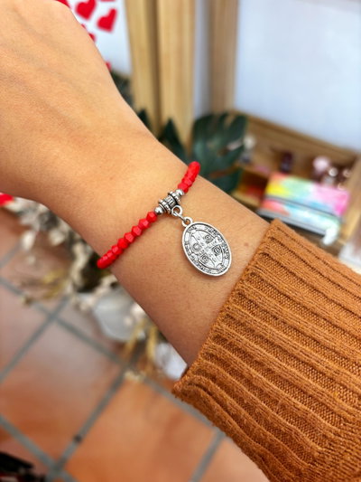 Pulsera roja san benito