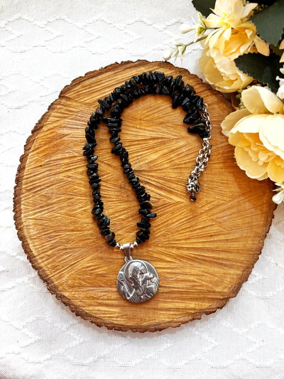 Collar Dionisio obsidiana negra