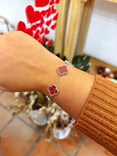 Pulsera trébol bordo 