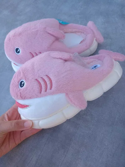 PANTU TIBURÓN ROSA
