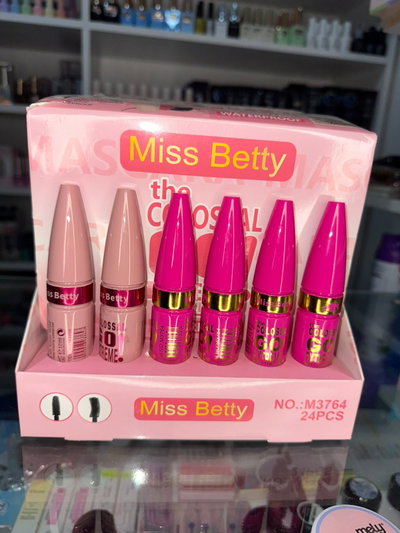 Máscara Miss Betty