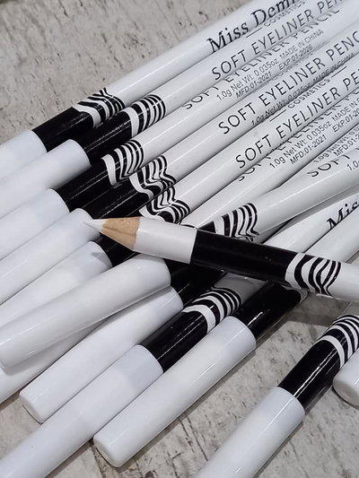 delineador blanco por unidad 