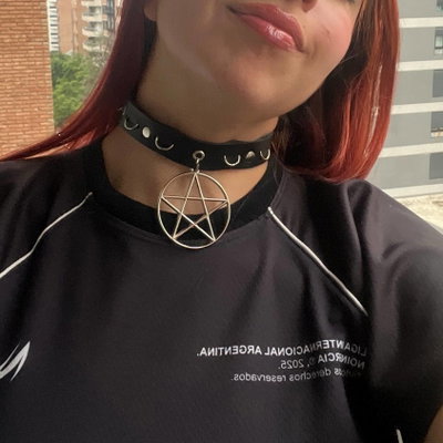 Choker pentagrama