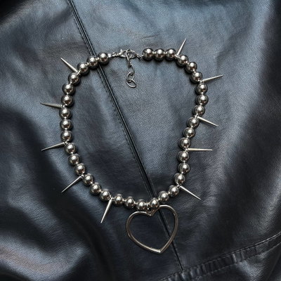 Collar puas corazon lineas