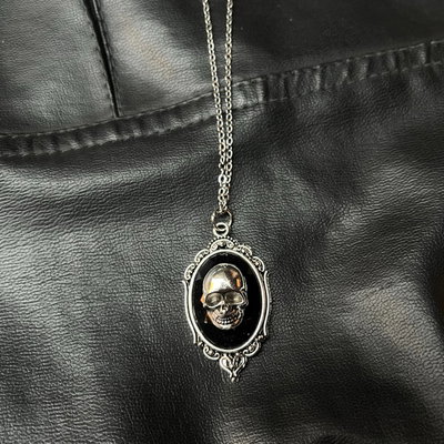 Cadena camafeo calavera