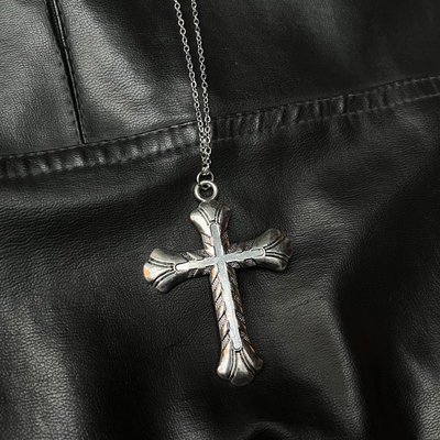 Cadena cruz gotica 7