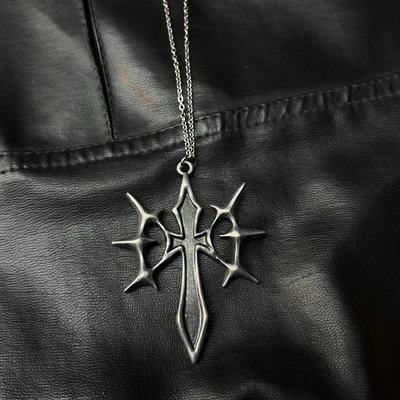Cadena cruz devil 1