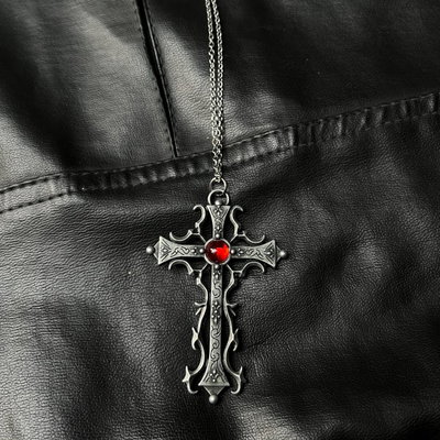 Cadena cruz devil 5