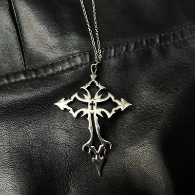 Cadena cruz devil 2