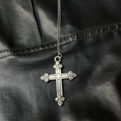 Cadena cruz gotica 9