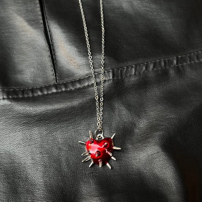 Cadena corazon puas rojas