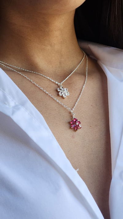 Collar flor con cristal 