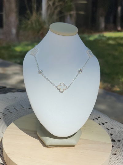 Collar Flor Van Cleef 