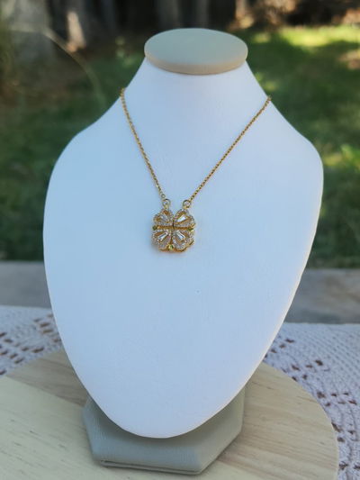 Collar Trébol Imantado