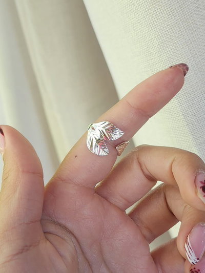 Anillo Hojas Labradas