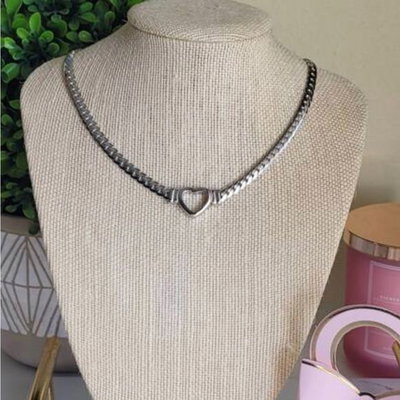 Collar Chato Con Corazon