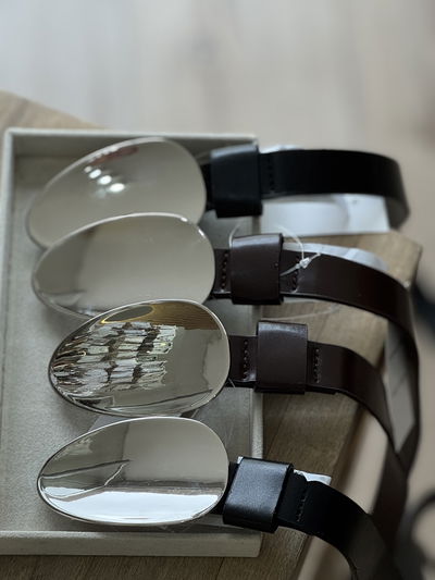 Cinto hebilla gota plateada