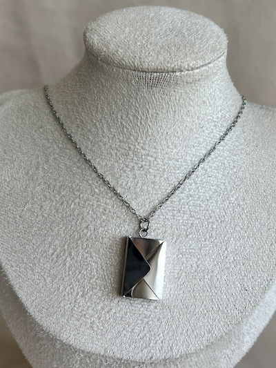 COLLAR CARTA "LOVE YOU" PLATEADO 