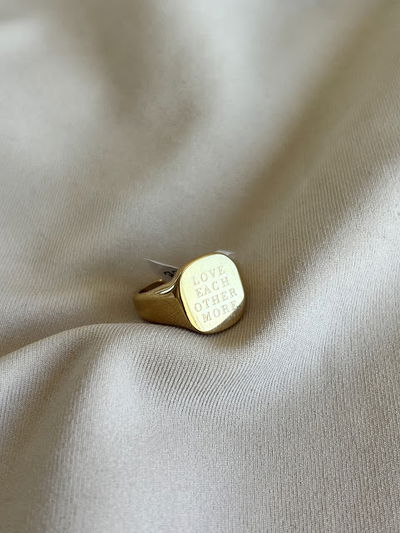 ANILLO "LOVE EACH OTHER MORE"