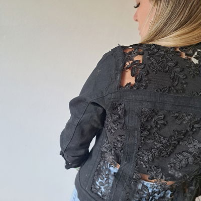 CAMPERA NEGRA BOTÁNICA EDICIÓN #8