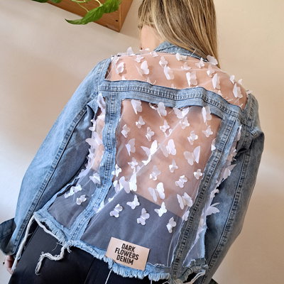 CAMPERA MARIPOSAS BLANCAS  EDICIÓN #5
