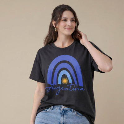 REMERA REINA CLASICA ARGENTINA ARCO IRIS 