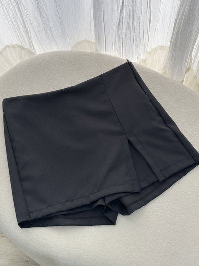 SKORT