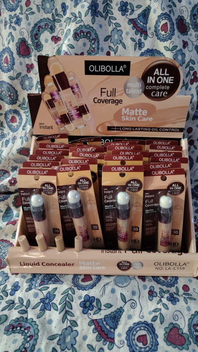 Correcto de ojeras con aplicador líquido Olibolla full cubritivo 