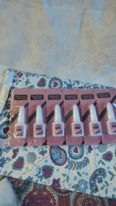 Pegamento de uñas tei