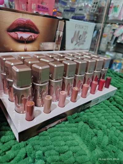 Labial gloss/ Sombra liquida