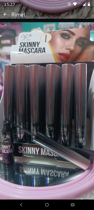 Máscara de pestañas efecto lifting City girl /Rimmel