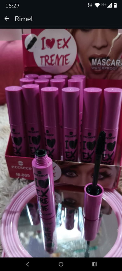 Máscara de pestañas/ Rimmel extreme