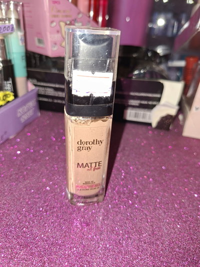 ÚLTIMO! Base Dorothy gray matte 04 tostado