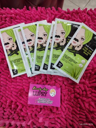 Mascarilla de limpieza de puntos negros