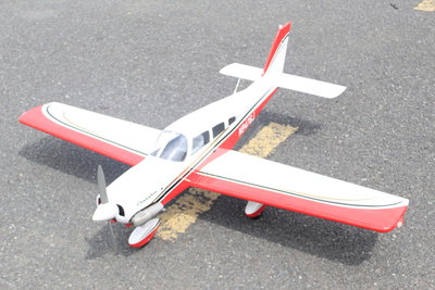 Piper Cherokee 10cc – Avión RC 1.53m