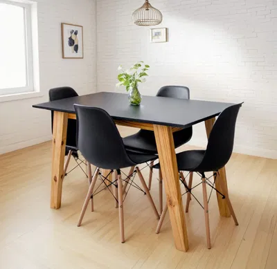 MESA 1.40 CON 4 EAMES NEGRAS