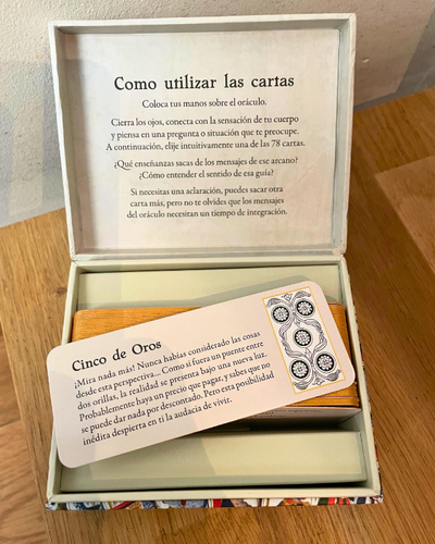 Pequeño oraculo del tarot. Marianne Costa.