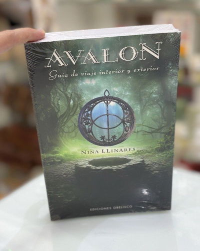 Avalon. Guia de viaje interior y exterior. Nina LLinares. Ed Obelisco.
