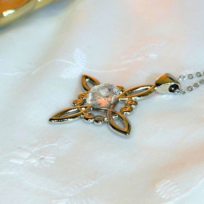 Collar nudo de bruja con herkimer