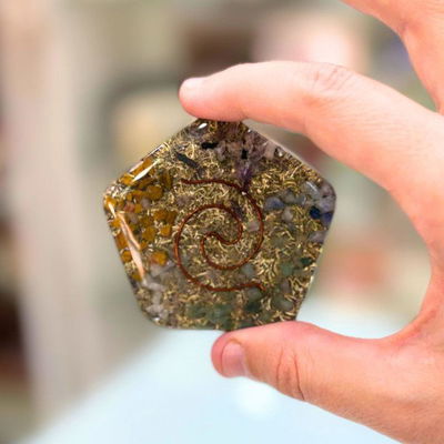 Mini orgón pentagonal