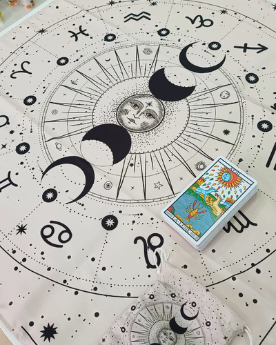Paño para tarot fases de la luna blanco